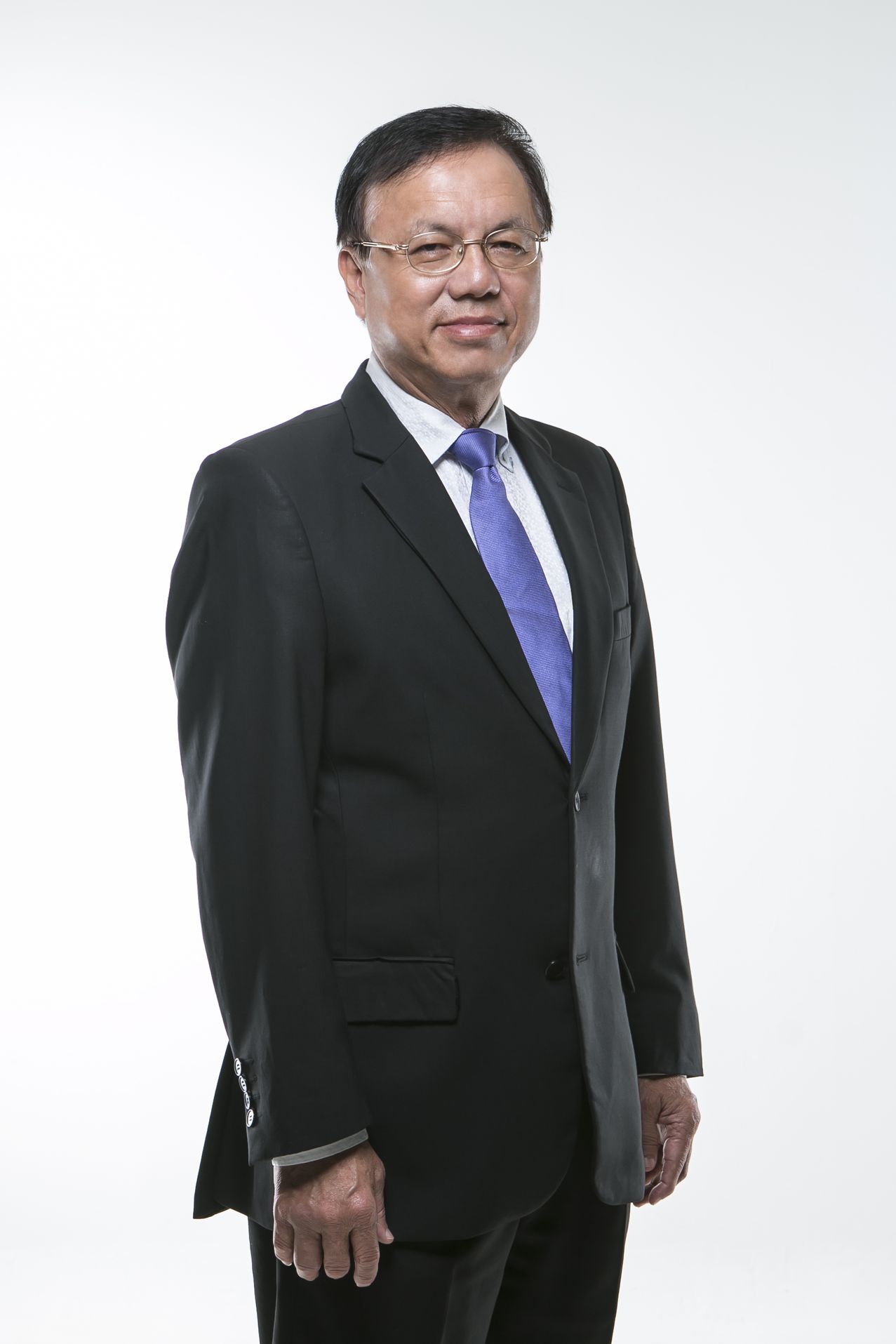 为教育公益出钱出力 张润安同期扛4基金会